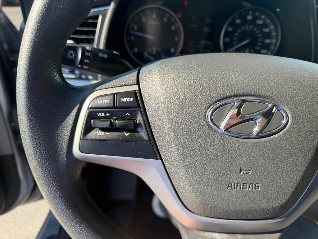 Hyundai Elantra SE 6AT 2017