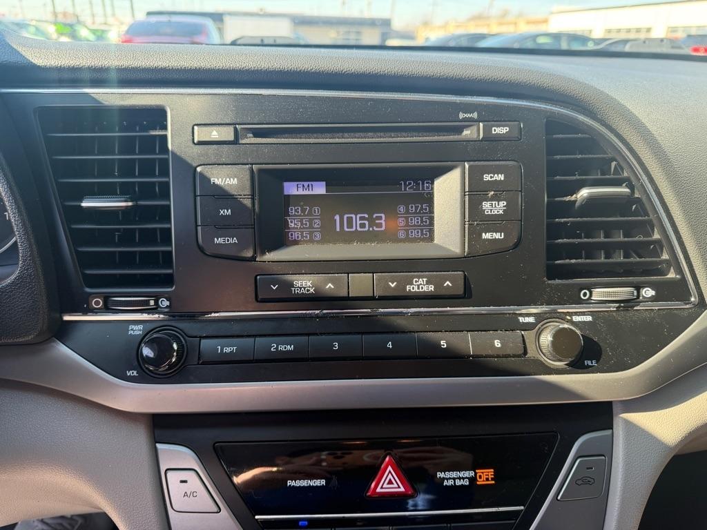 Hyundai Elantra SE 6AT 2017