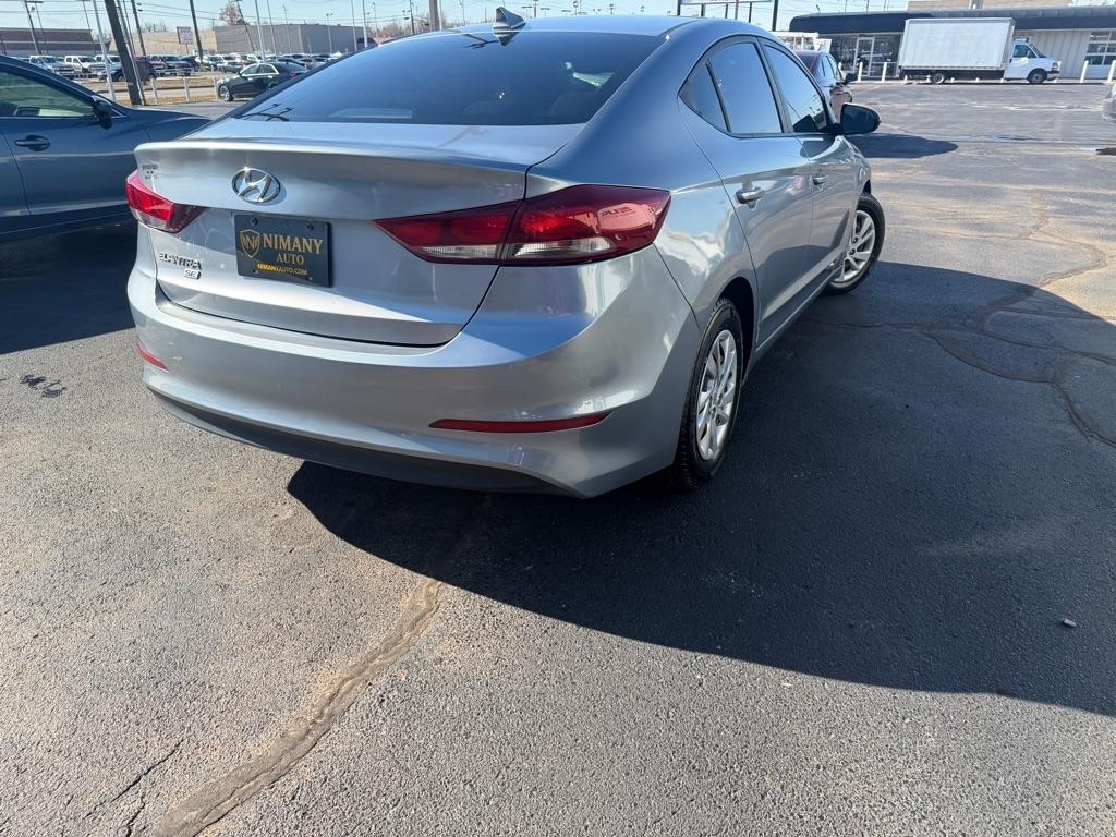 Hyundai Elantra SE 6AT 2017