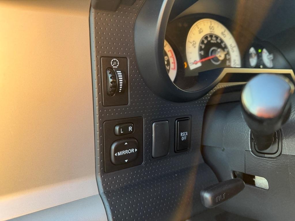 Toyota FJ Cruiser 2WD 2013