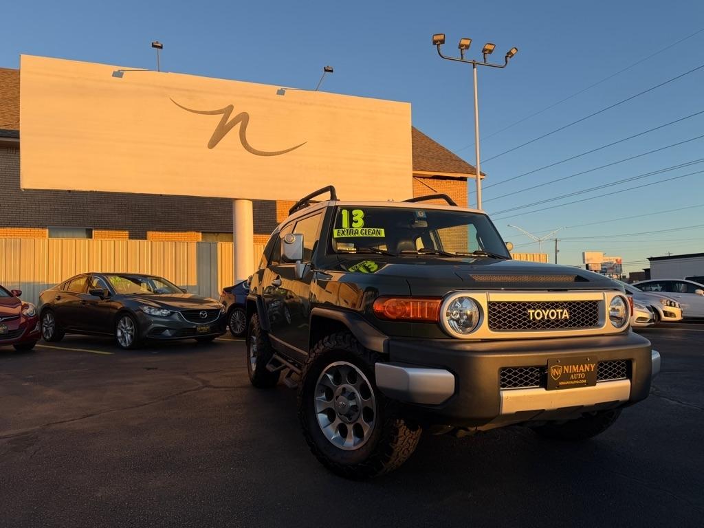 Toyota FJ Cruiser 2WD 2013
