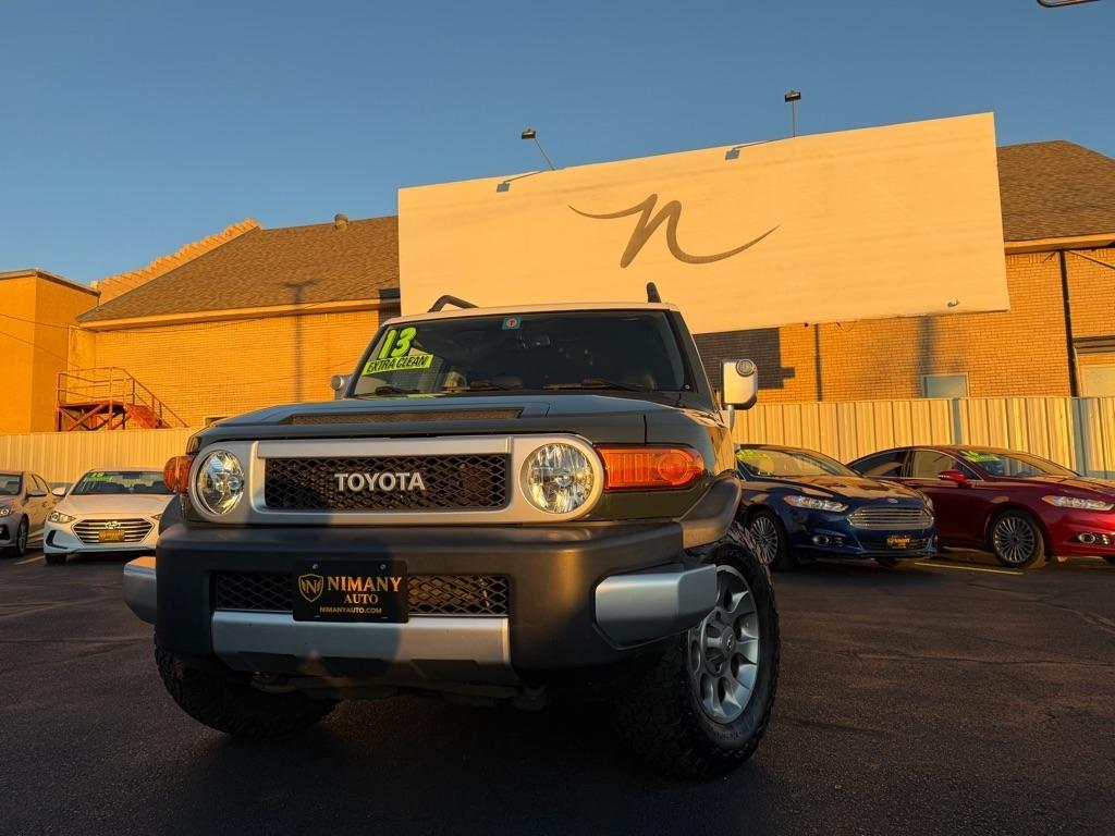 Toyota FJ Cruiser 2WD 2013