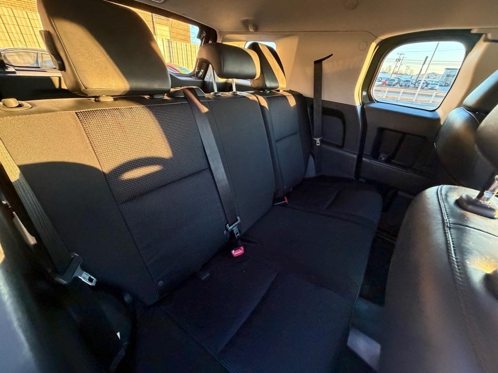 Toyota FJ Cruiser 2WD 2013