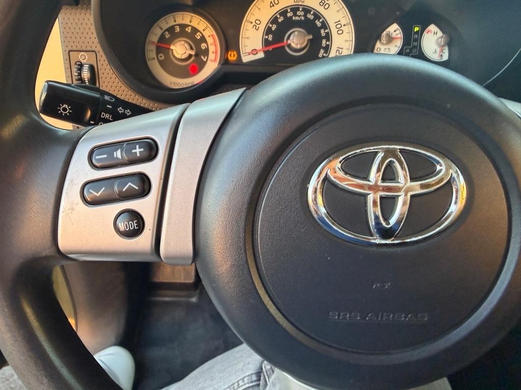 Toyota FJ Cruiser 2WD 2013