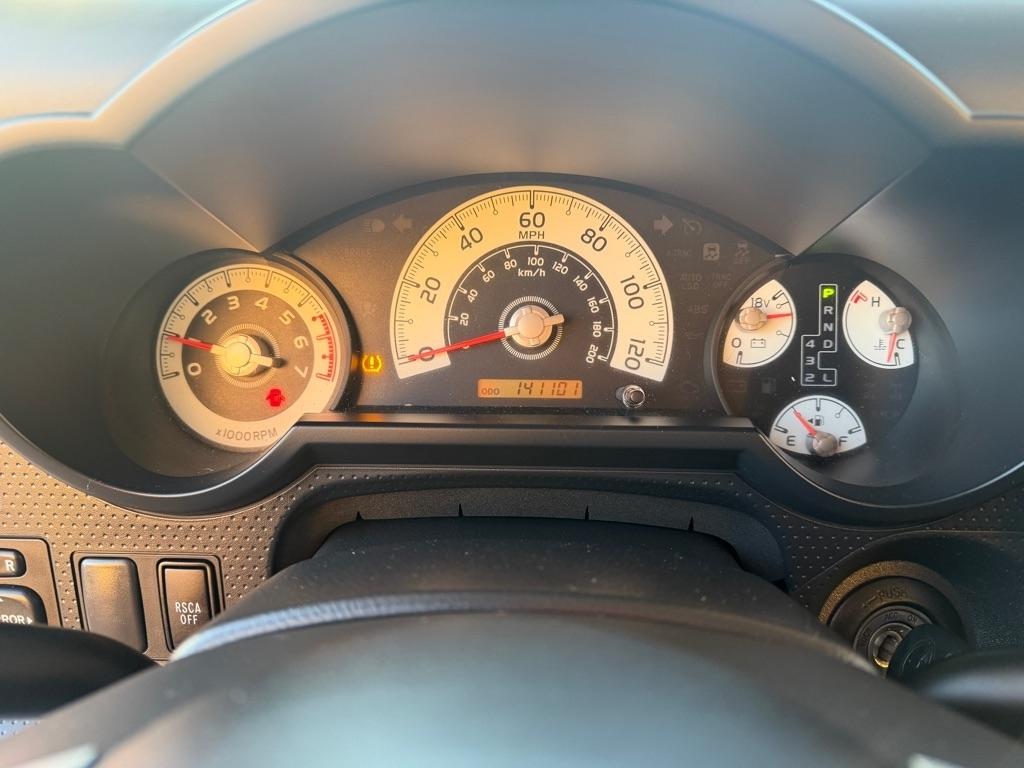 Toyota FJ Cruiser 2WD 2013