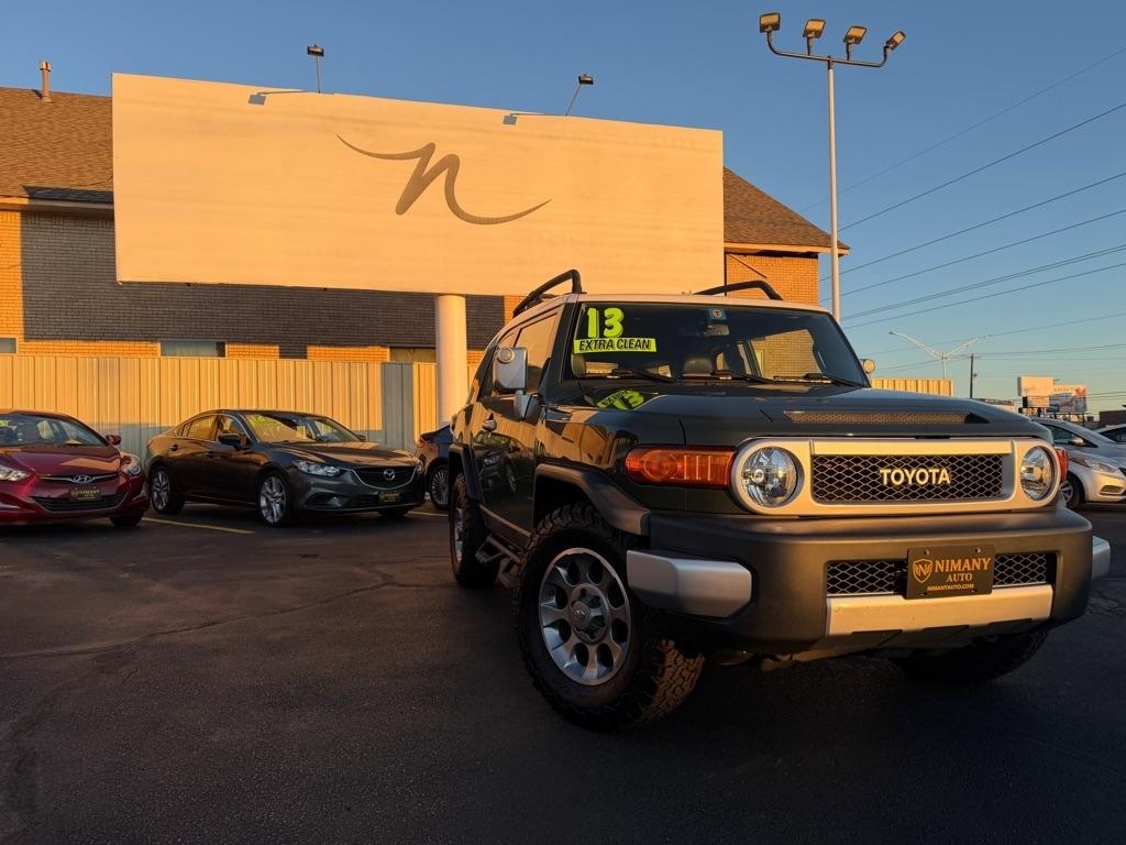 Toyota FJ Cruiser 2WD 2013
