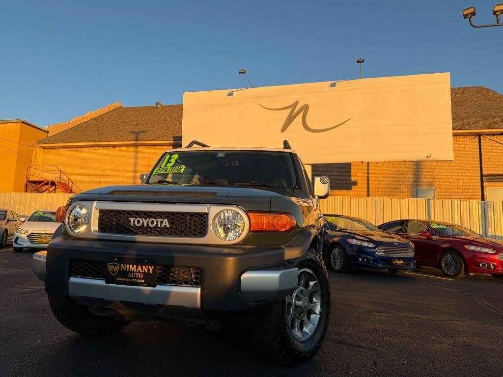 Toyota FJ Cruiser 2WD 2013