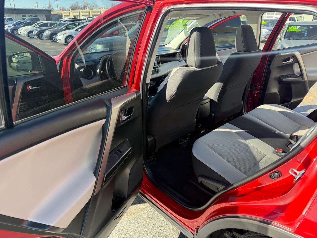 Toyota RAV4 XLE FWD 2016