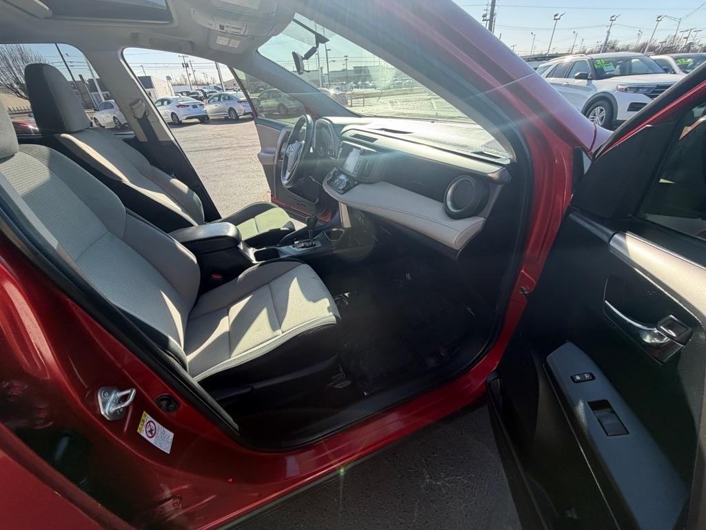 Toyota RAV4 XLE FWD 2016