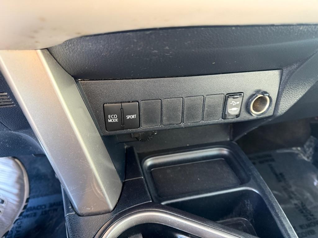 Toyota RAV4 XLE FWD 2016