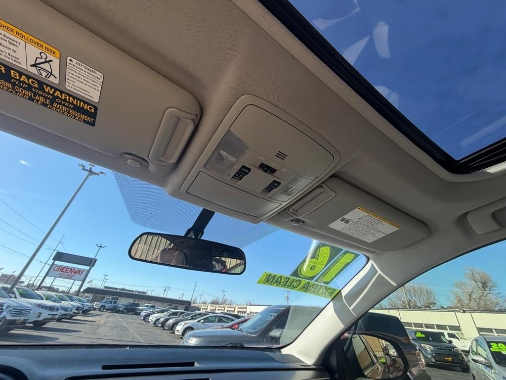 Toyota RAV4 XLE FWD 2016