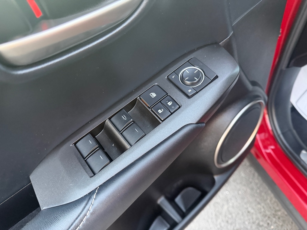 Lexus NX 200t FWD 2016