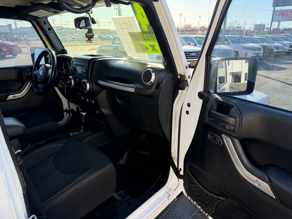 Jeep Wrangler Unlimited Sahara 4WD 2014