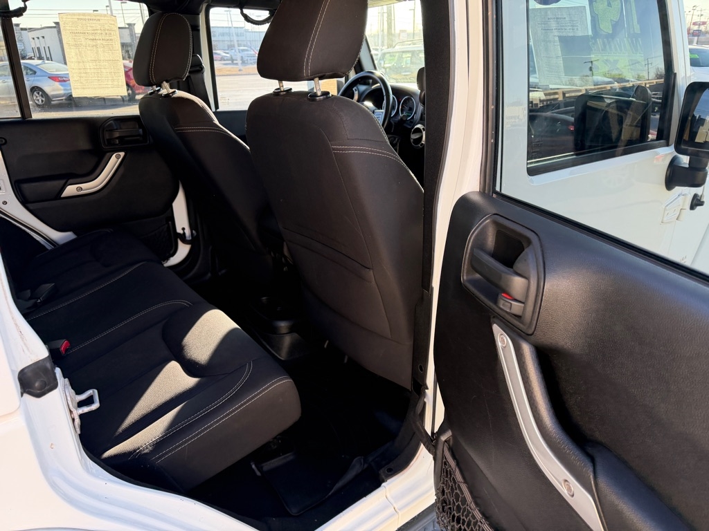 Jeep Wrangler Unlimited Sahara 4WD 2014