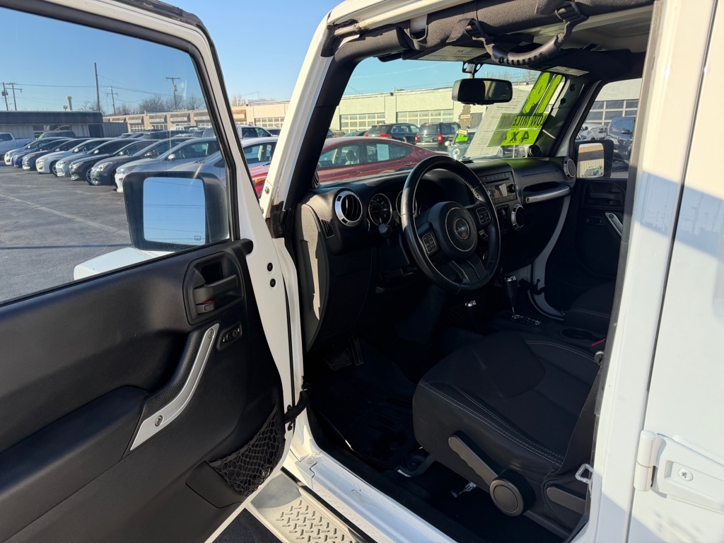 Jeep Wrangler Unlimited Sahara 4WD 2014