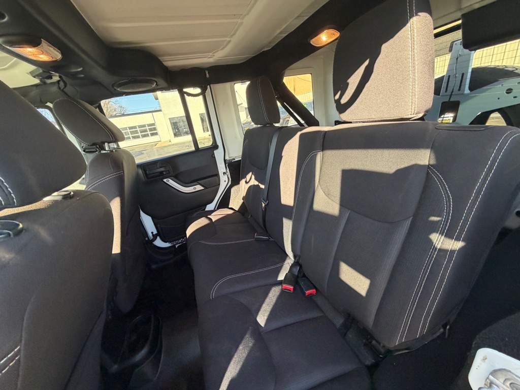 Jeep Wrangler Unlimited Sahara 4WD 2014