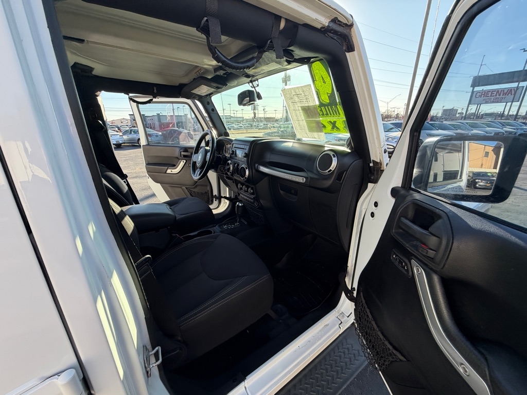 Jeep Wrangler Unlimited Sahara 4WD 2014