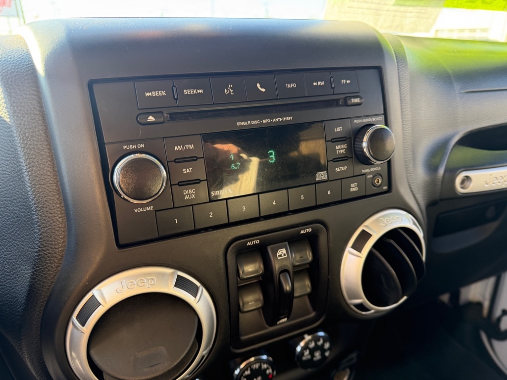 Jeep Wrangler Unlimited Sahara 4WD 2014