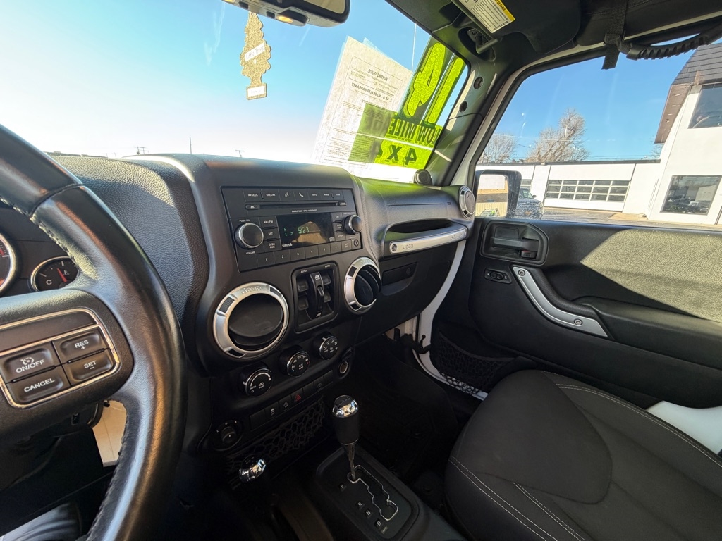 Jeep Wrangler Unlimited Sahara 4WD 2014