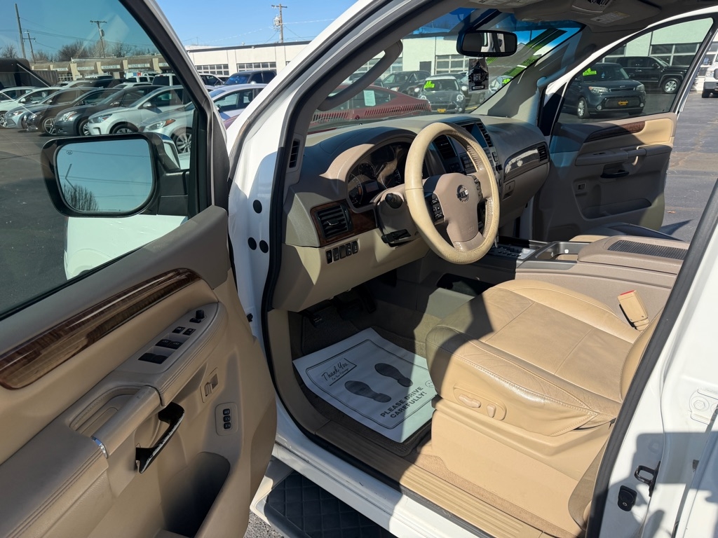 Nissan Armada SV 2WD 2011