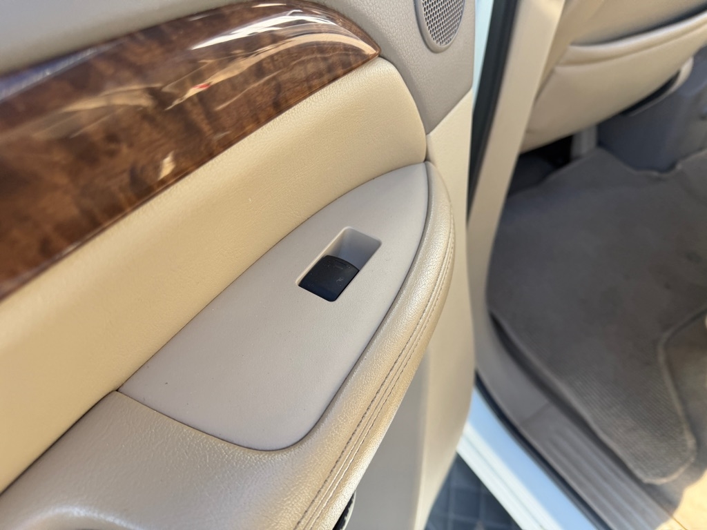 Nissan Armada SV 2WD 2011