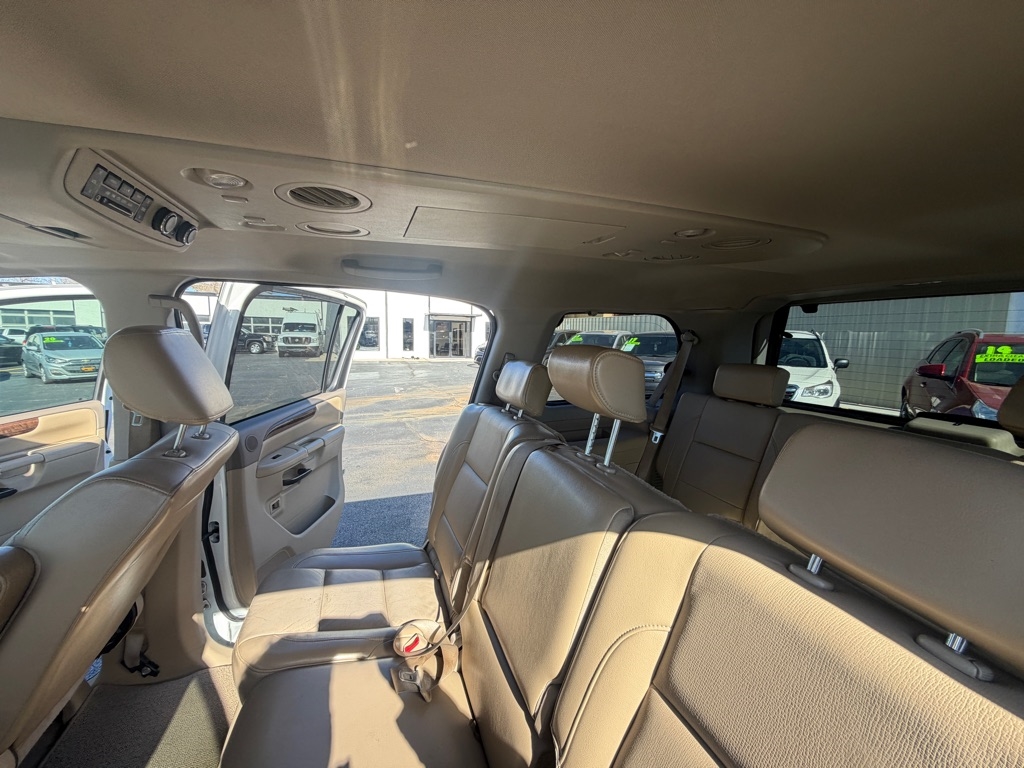 Nissan Armada SV 2WD 2011