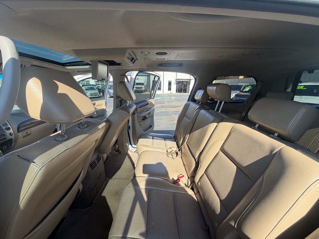 Nissan Armada SV 2WD 2011