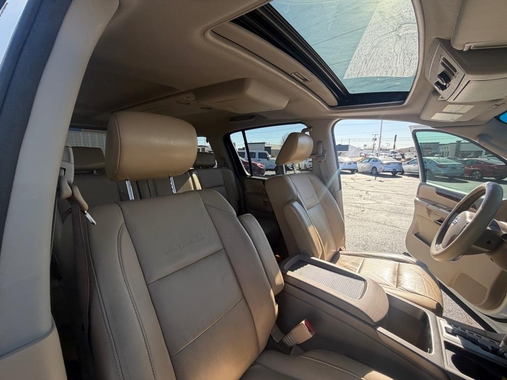 Nissan Armada SV 2WD 2011