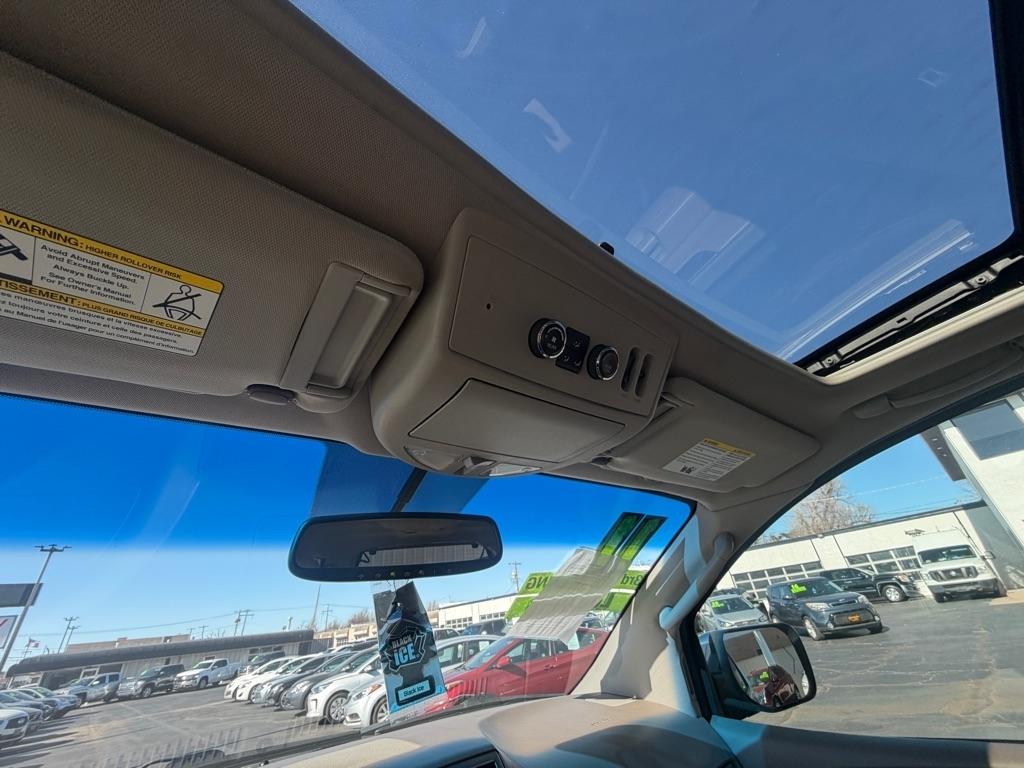 Nissan Armada SV 2WD 2011