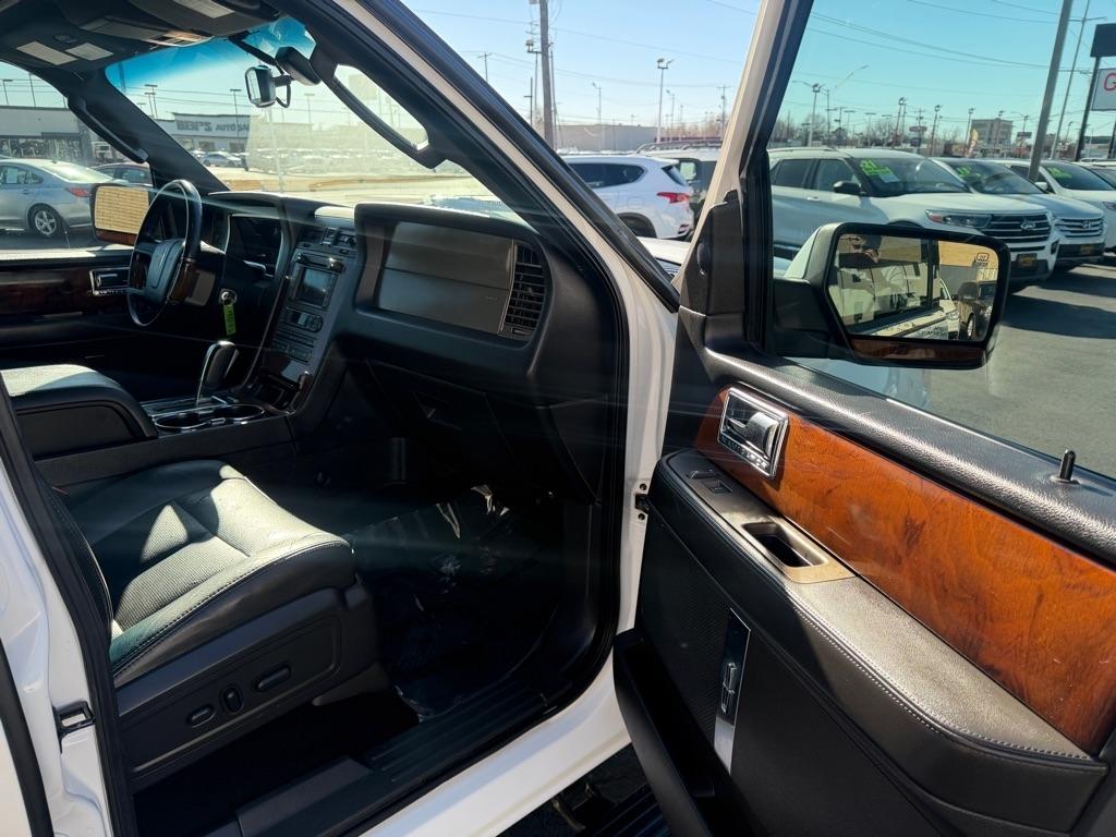 Lincoln Navigator 2WD 2011