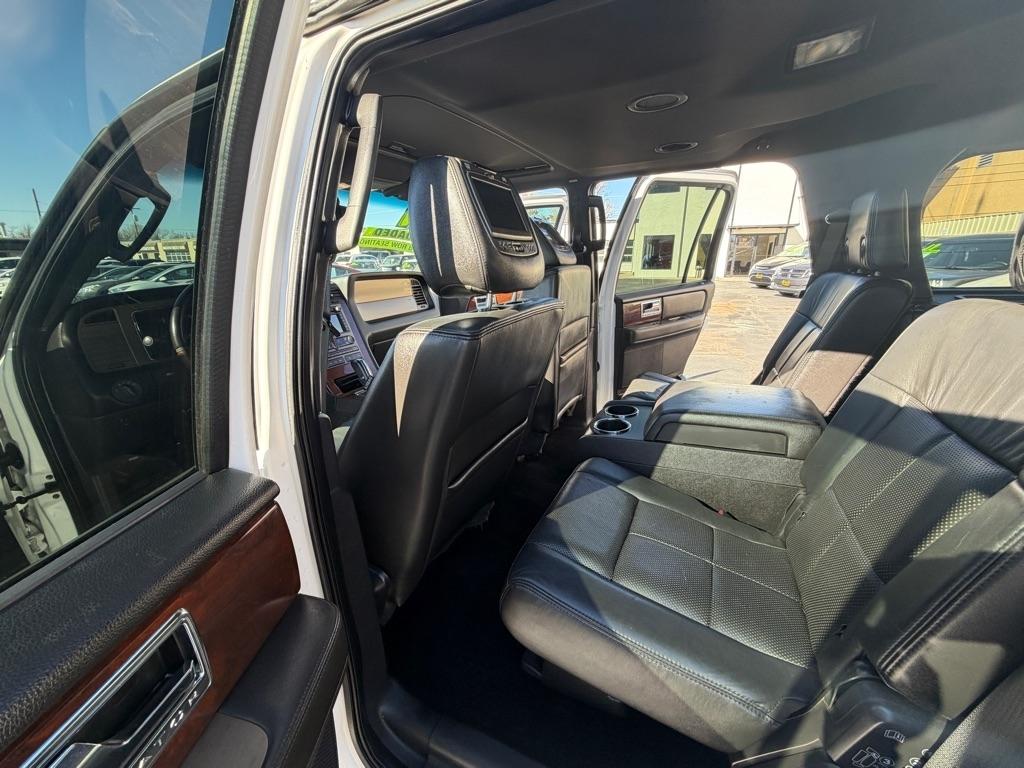Lincoln Navigator 2WD 2011