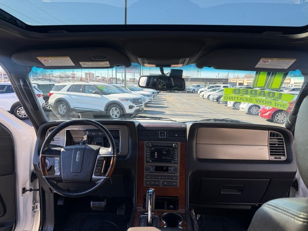 Lincoln Navigator 2WD 2011