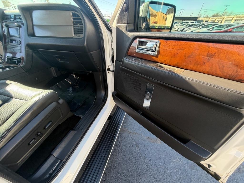 Lincoln Navigator 2WD 2011