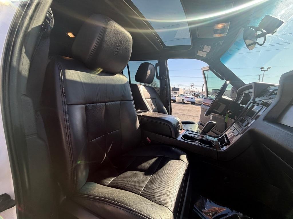 Lincoln Navigator 2WD 2011