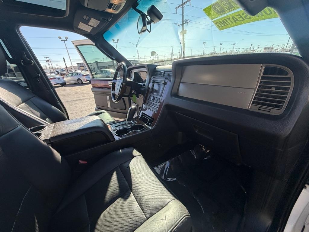 Lincoln Navigator 2WD 2011