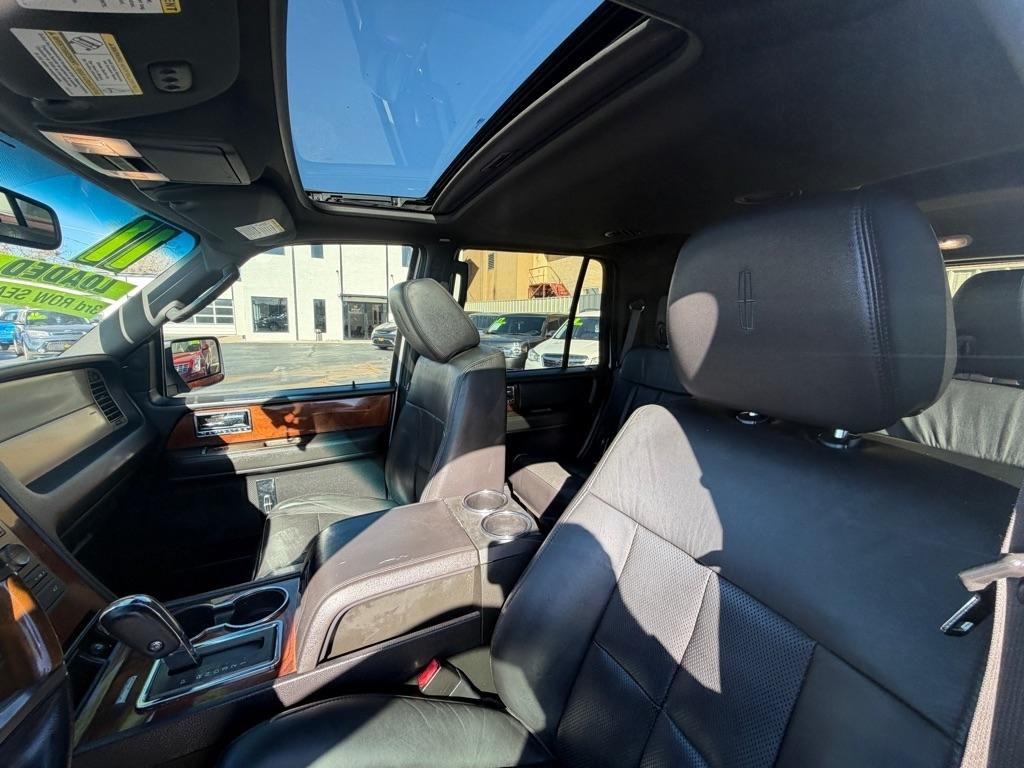 Lincoln Navigator 2WD 2011