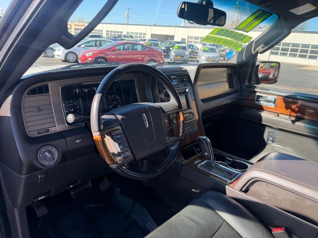 Lincoln Navigator 2WD 2011