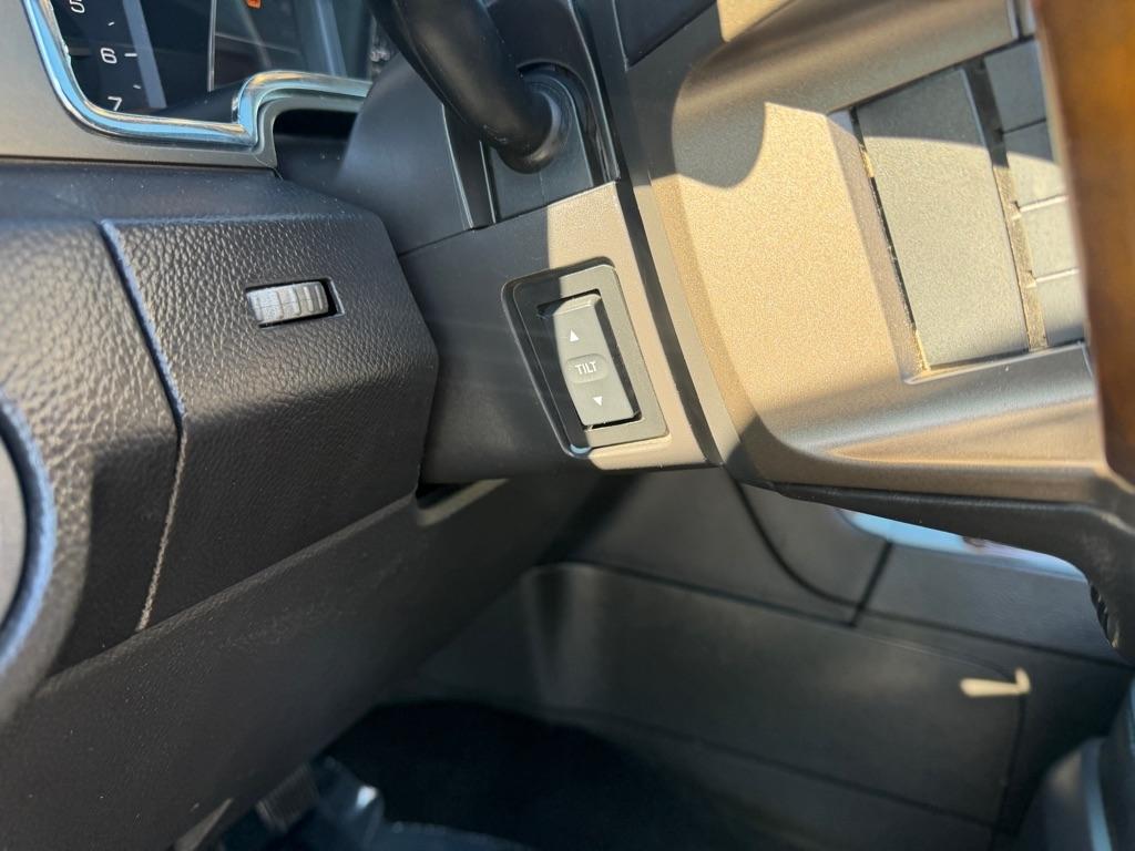 Lincoln Navigator 2WD 2011