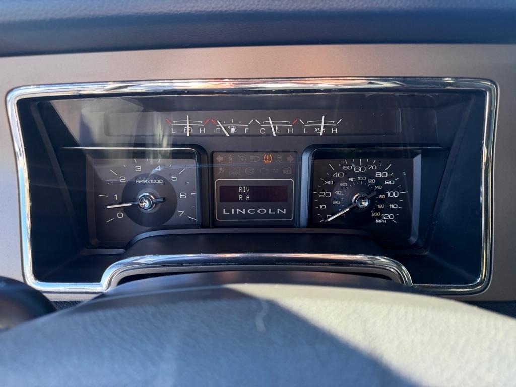 Lincoln Navigator 2WD 2011