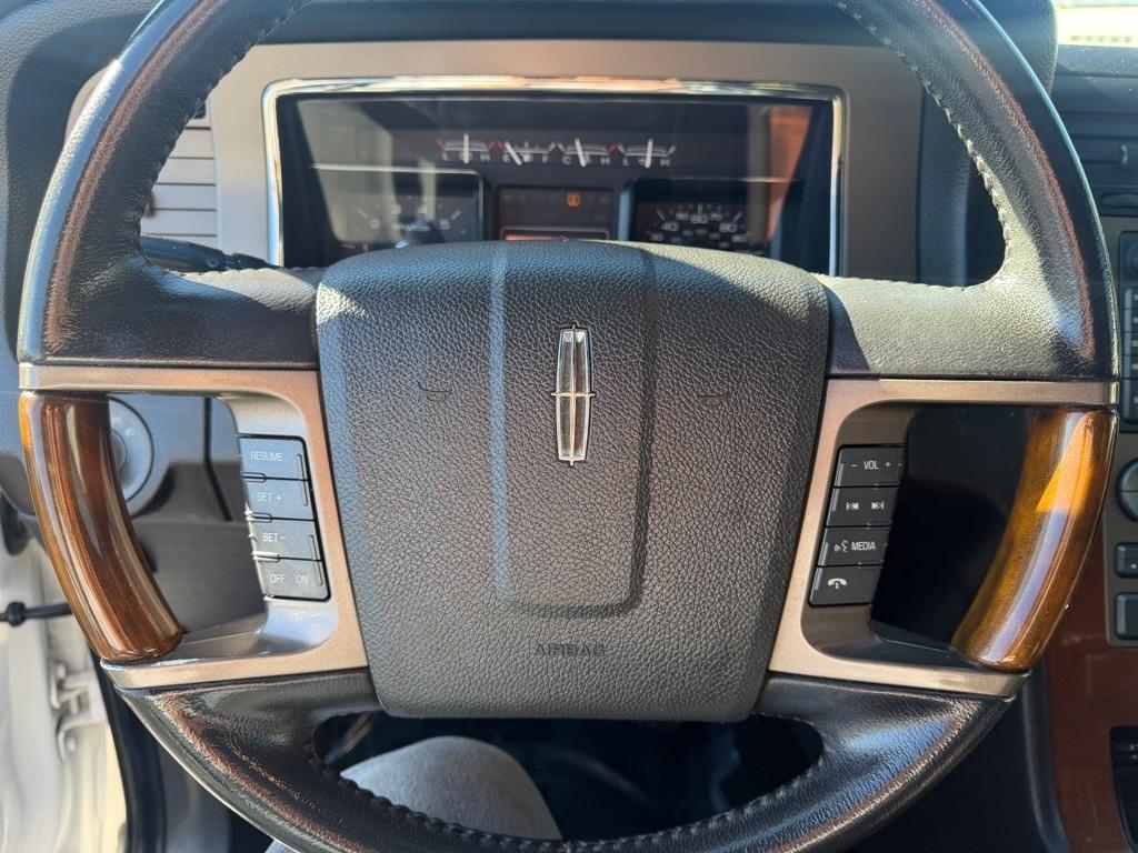 Lincoln Navigator 2WD 2011