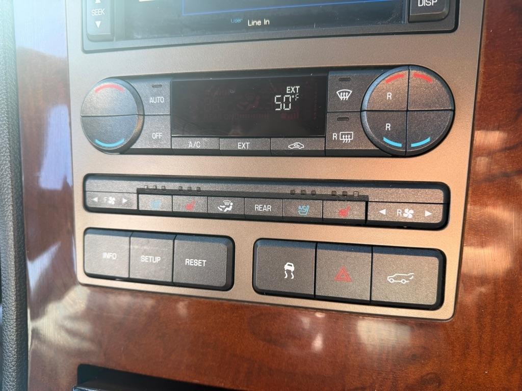 Lincoln Navigator 2WD 2011