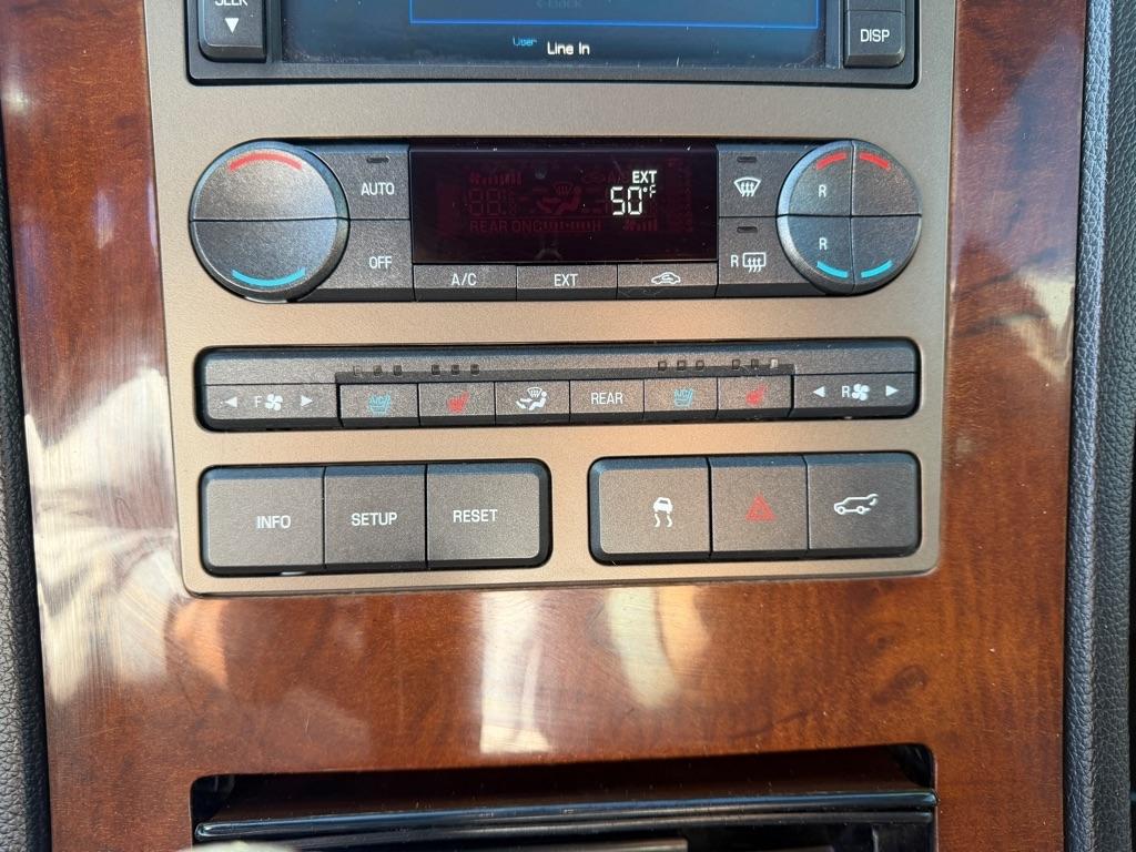 Lincoln Navigator 2WD 2011