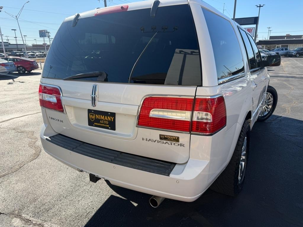 Lincoln Navigator 2WD 2011