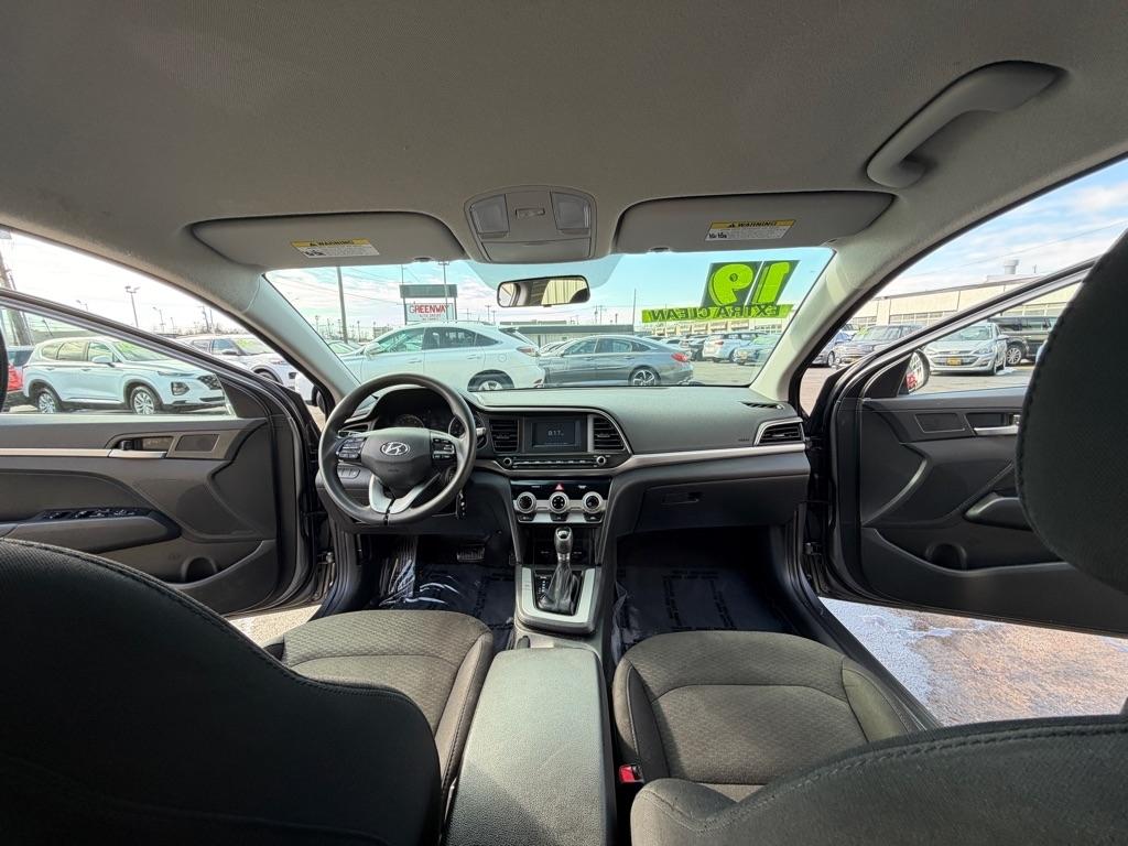 Hyundai Elantra SE 6M 2019