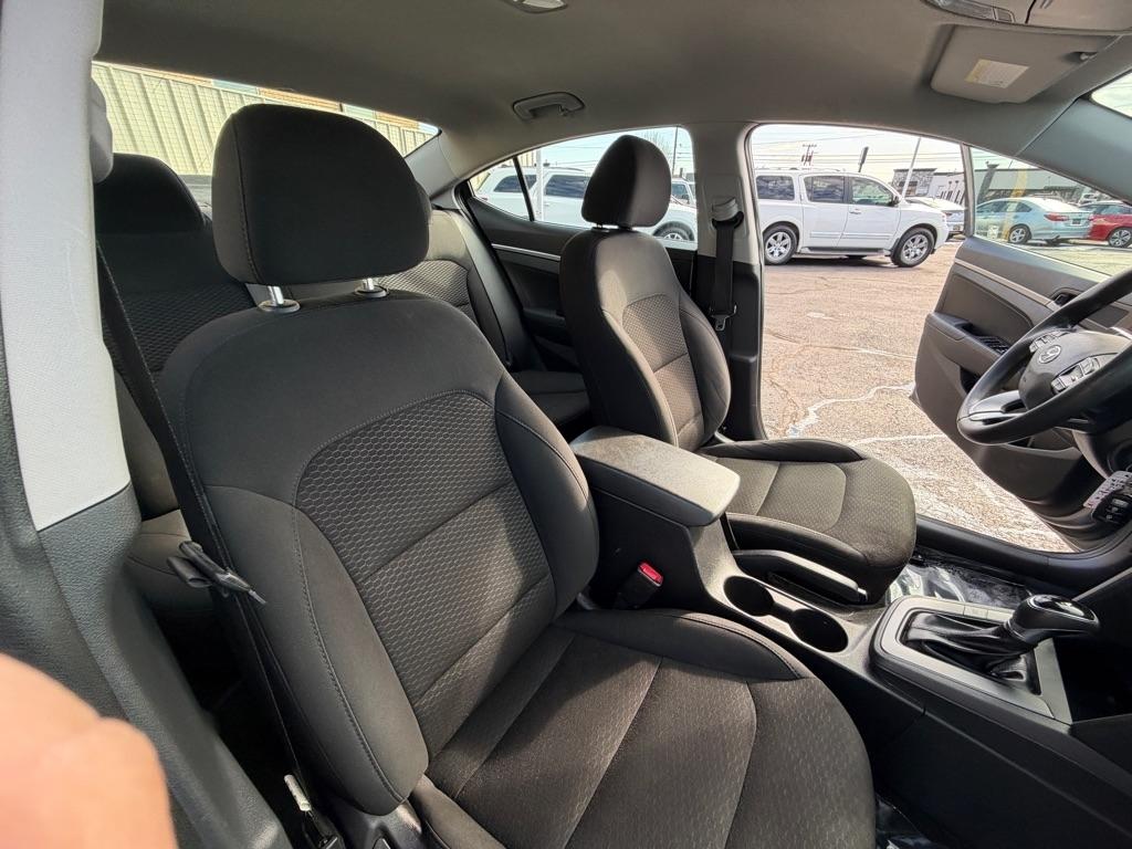 Hyundai Elantra SE 6M 2019