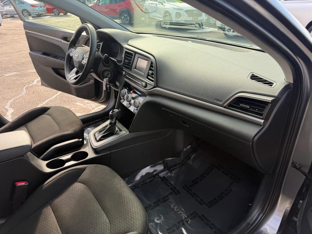 Hyundai Elantra SE 6M 2019