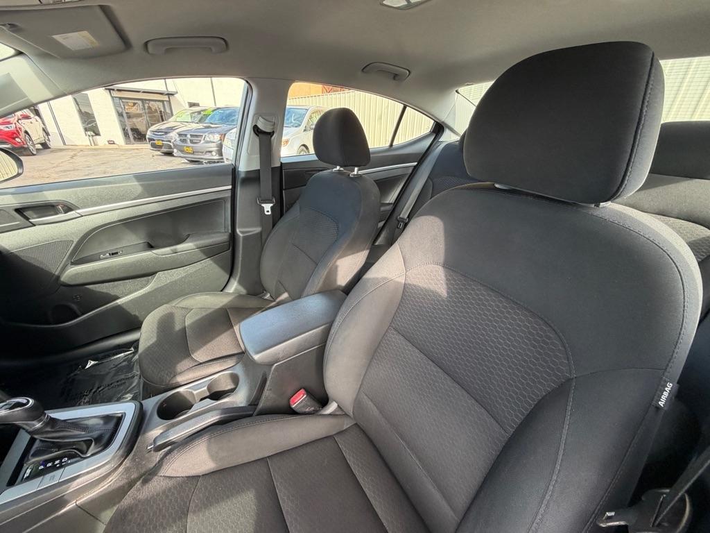 Hyundai Elantra SE 6M 2019
