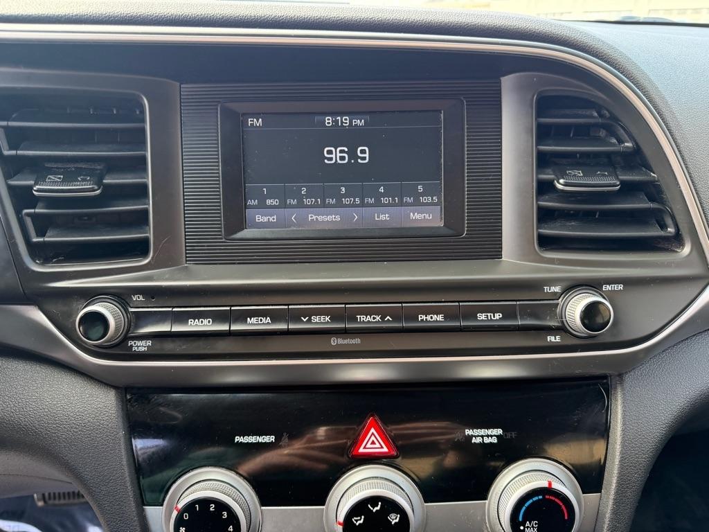 Hyundai Elantra SE 6M 2019