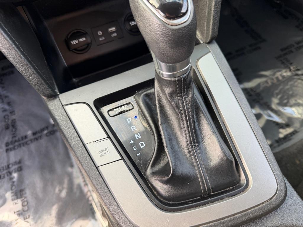 Hyundai Elantra SE 6M 2019