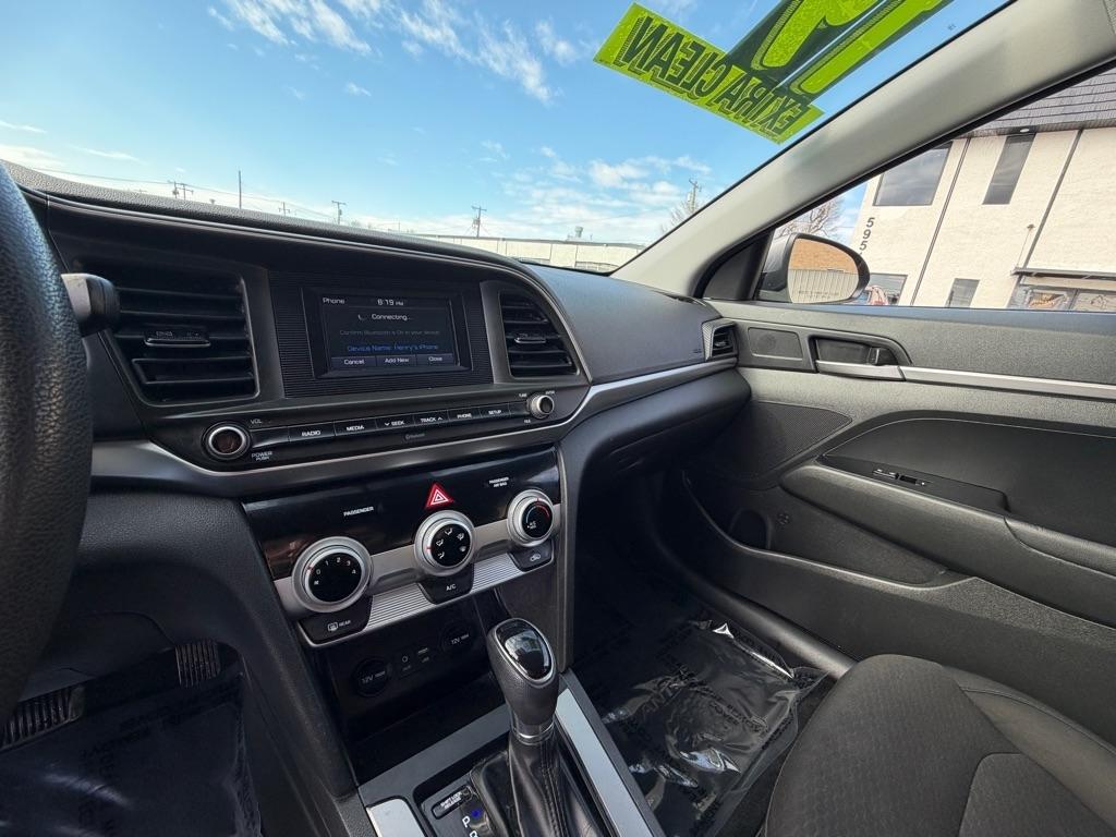 Hyundai Elantra SE 6M 2019